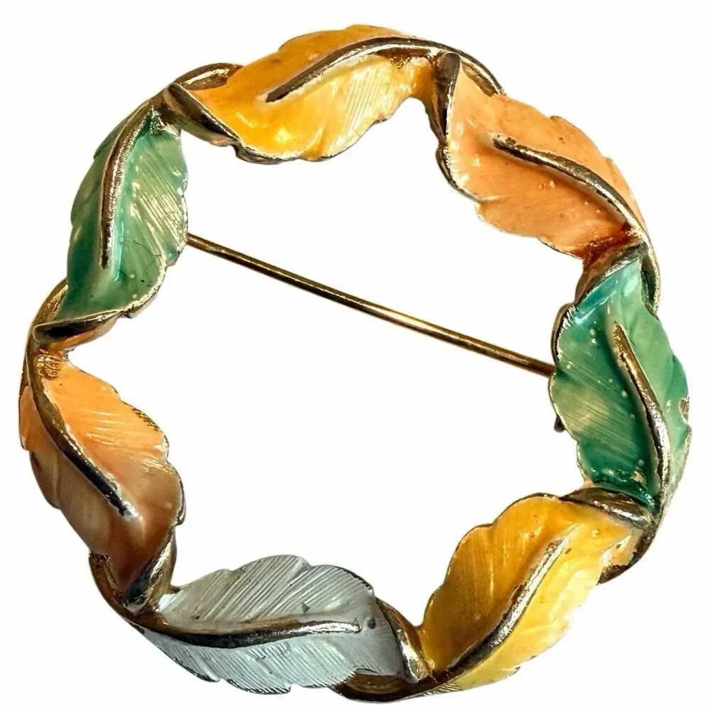 Vintage Gold Tone Enamel Leaf Wreath Circle Brooch